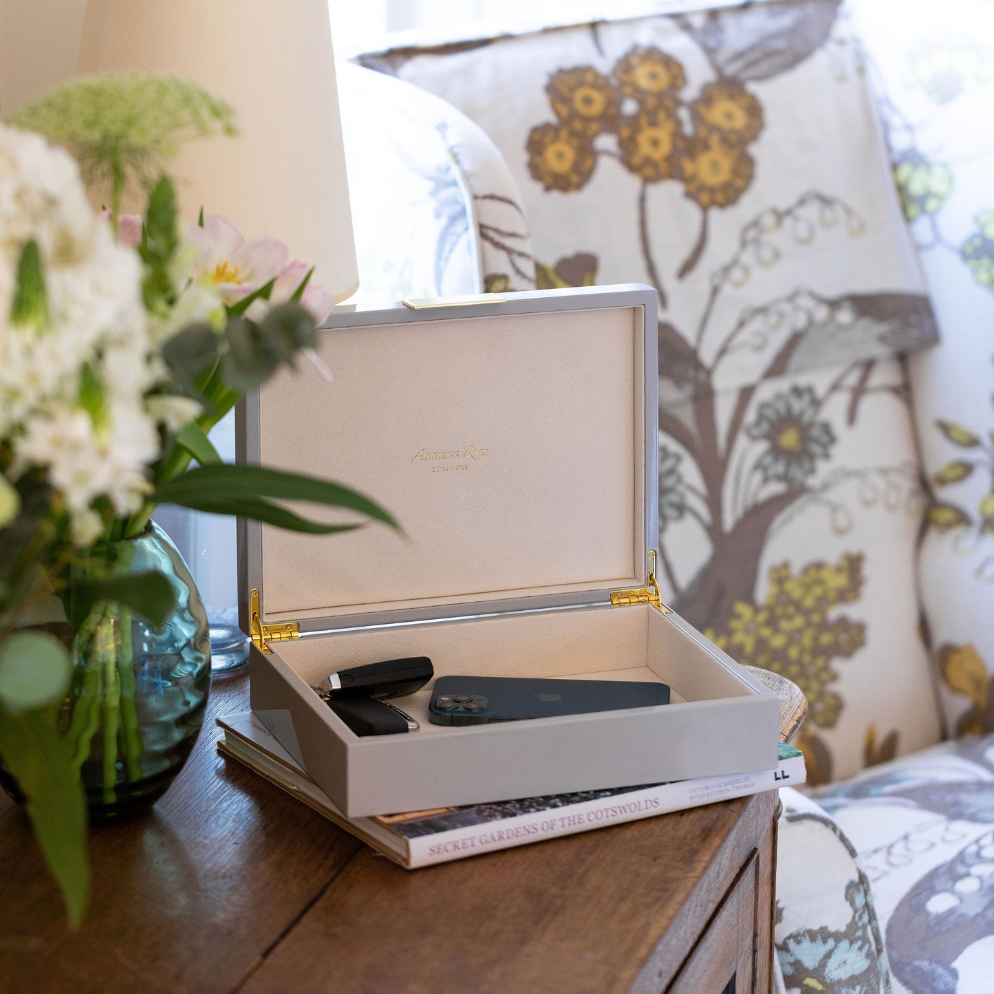 Large chiffon storage box