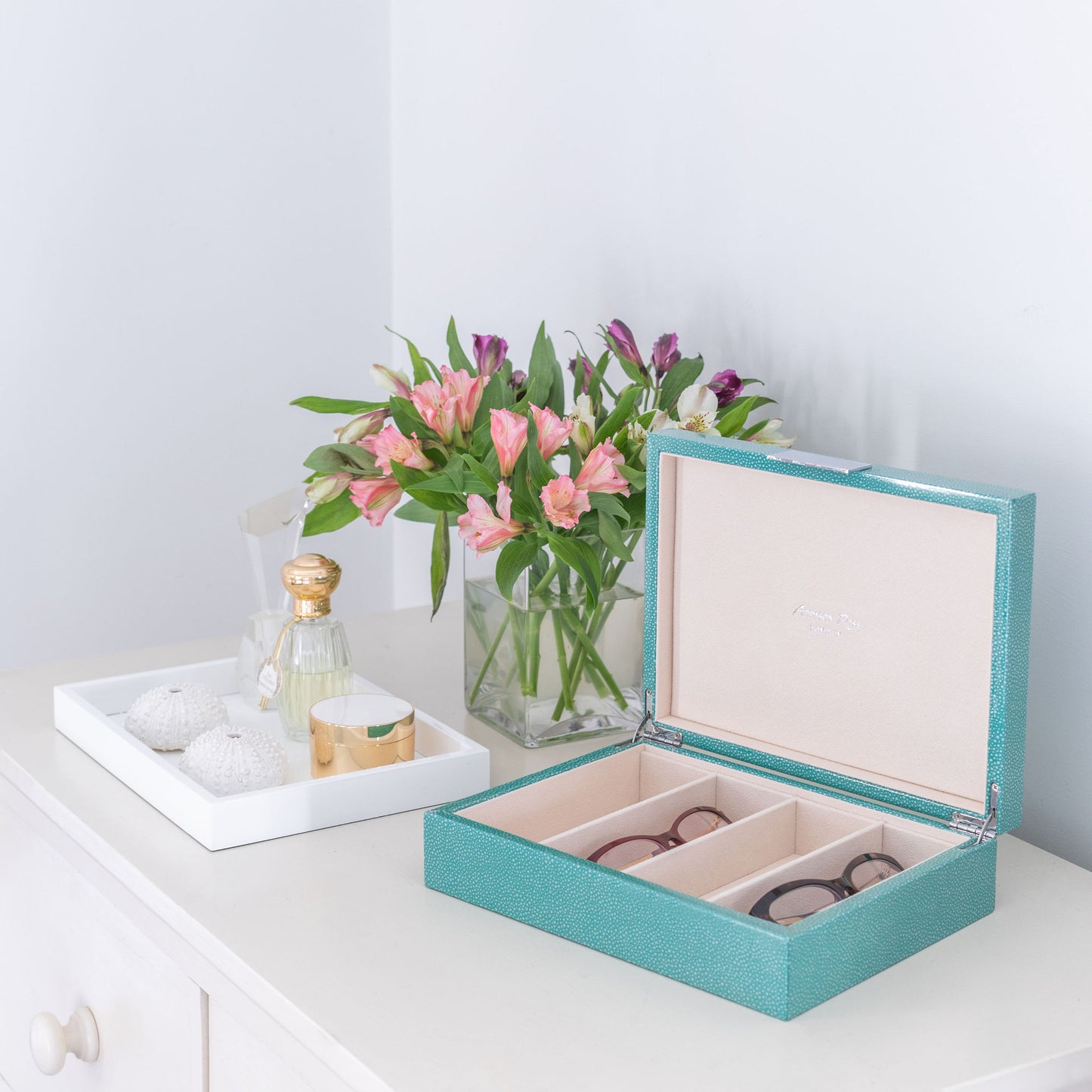 Large green glasses box with suede interior